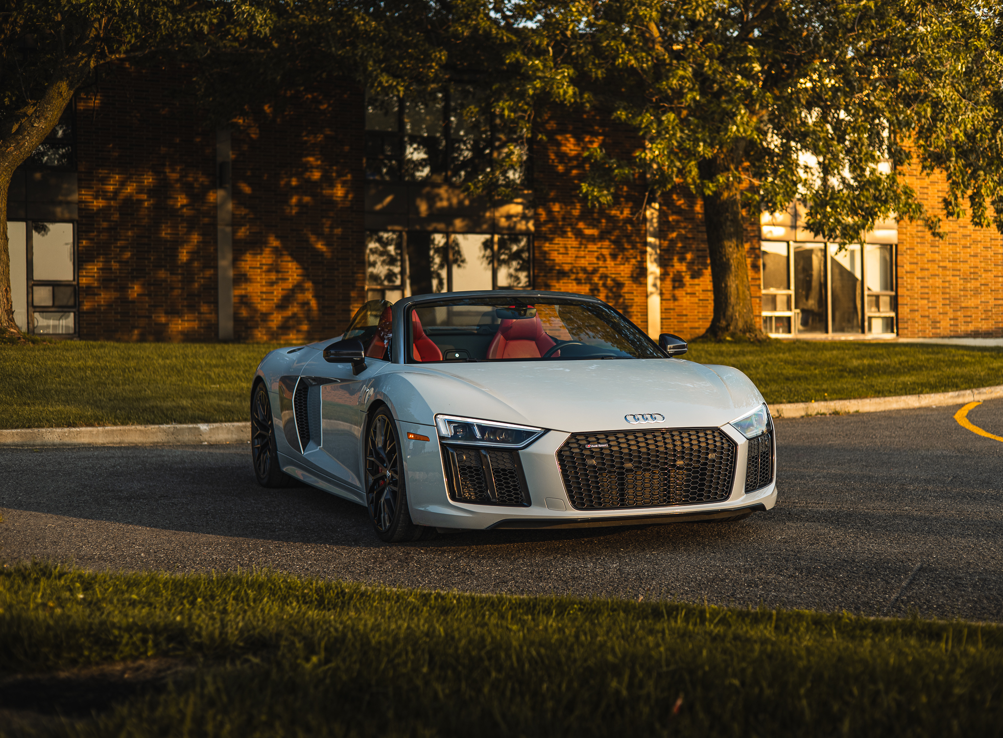 R8 Spyder V10